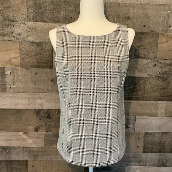 Ann Taylor Tops - Ann Taylor Sleeveless Houndstooth Top